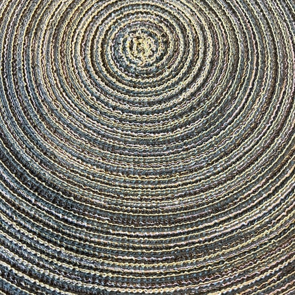 Green round place matt - Picture 2 of 4